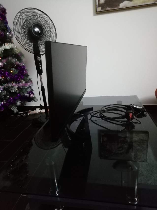 LG ULTRAWIDE MONITOR SCREEN on Aster Vender