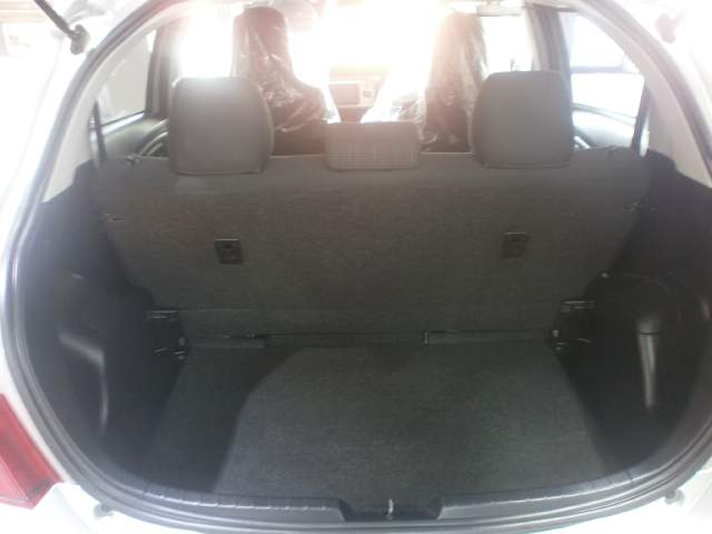 Toyota vitz  - 4 - Family Cars  on Aster Vender