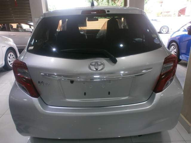 Toyota vitz  - 3 - Family Cars  on Aster Vender