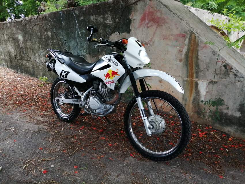 Honda XR125L on Aster Vender