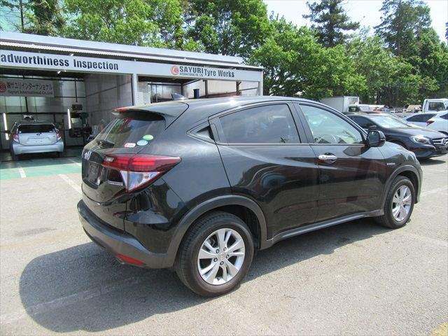 HONDA VEZEL  - 1 - SUV Cars  on Aster Vender