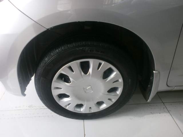 Honda Fit - 1 - Family Cars  on Aster Vender