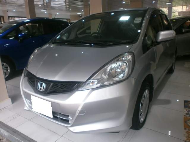 Honda Fit - 0 - Family Cars  on Aster Vender