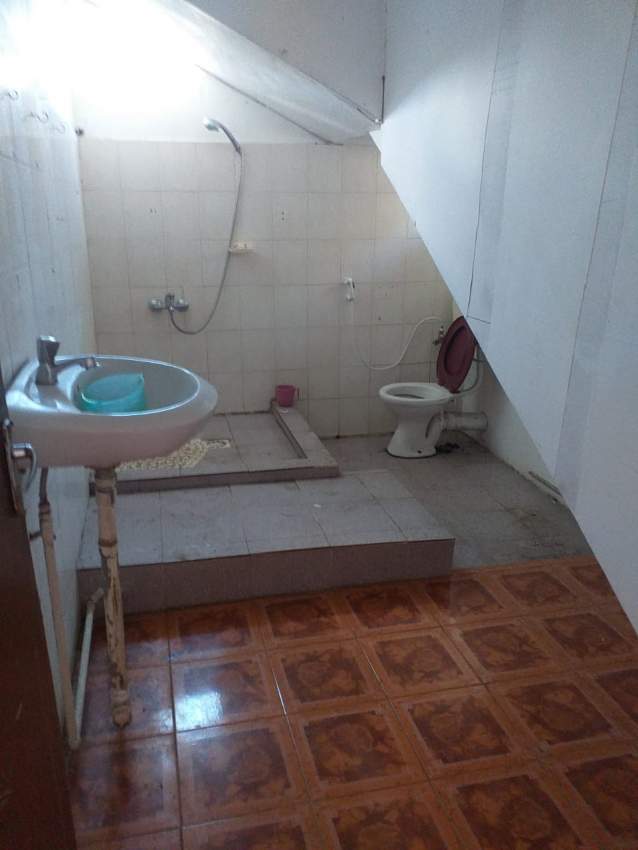 Maison à louer à trois boutiques - 1 - House  on Aster Vender