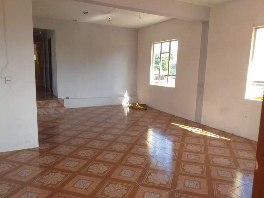 Maison à louer à trois boutiques - 4 - House  on Aster Vender