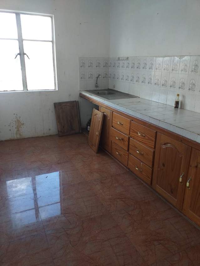 Maison à louer à trois boutiques - 2 - House  on Aster Vender