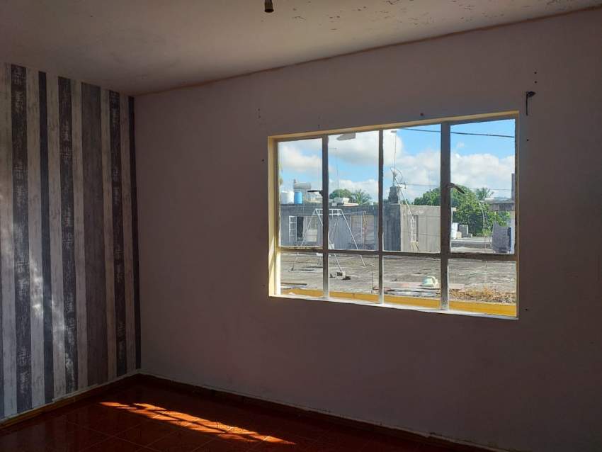 Maison à louer à trois boutiques - 0 - House  on Aster Vender