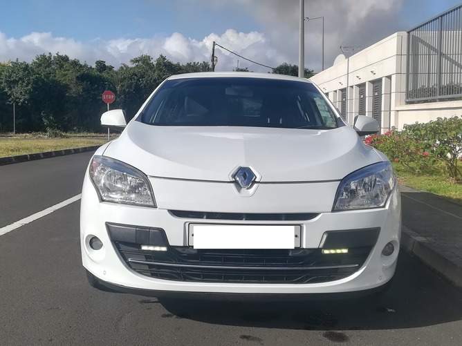 For Sale Renault Megane - 4 - Family Cars  on Aster Vender