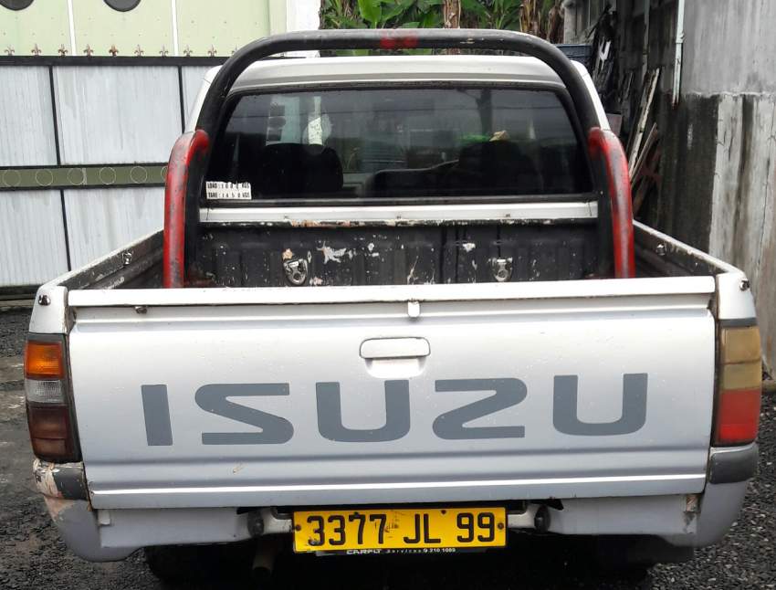 Isuzu 1999 2.8 Turbo LS - 1 - Pickup trucks (4x4 & 4x2)  on Aster Vender