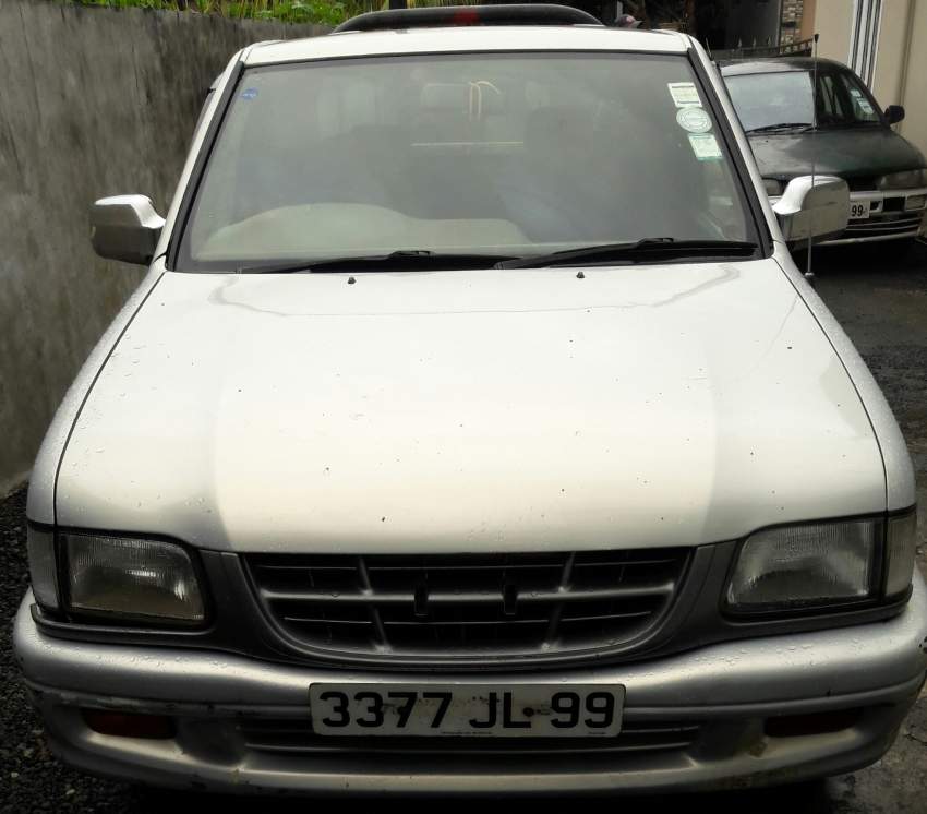 Isuzu 1999 2.8 Turbo LS - 0 - Pickup trucks (4x4 & 4x2)  on Aster Vender