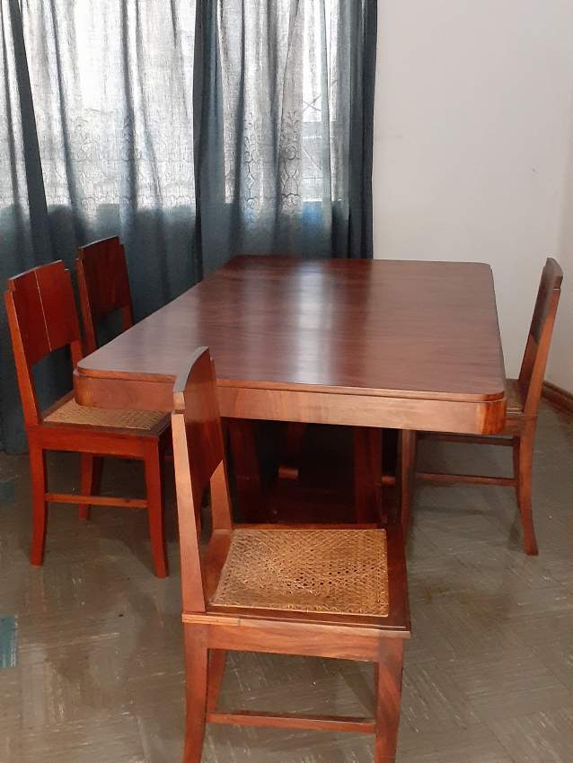 A vendre, prix negociable - 0 - Table & chair sets  on Aster Vender