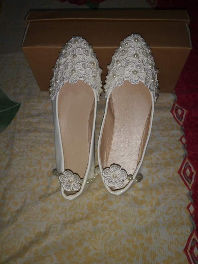 White lace pearl wedding bridal shoe - 0 - Women's shoes (ballet, etc)  on Aster Vender
