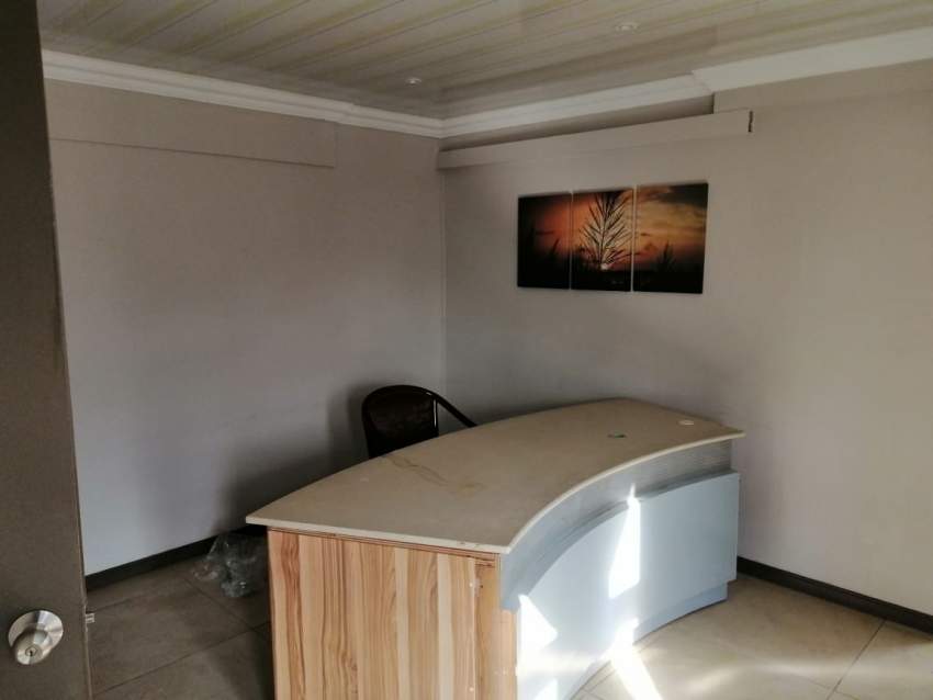 FOR RENT OFFICE SPACE A QUATRE-BORNES - 2 - Office Space  on Aster Vender
