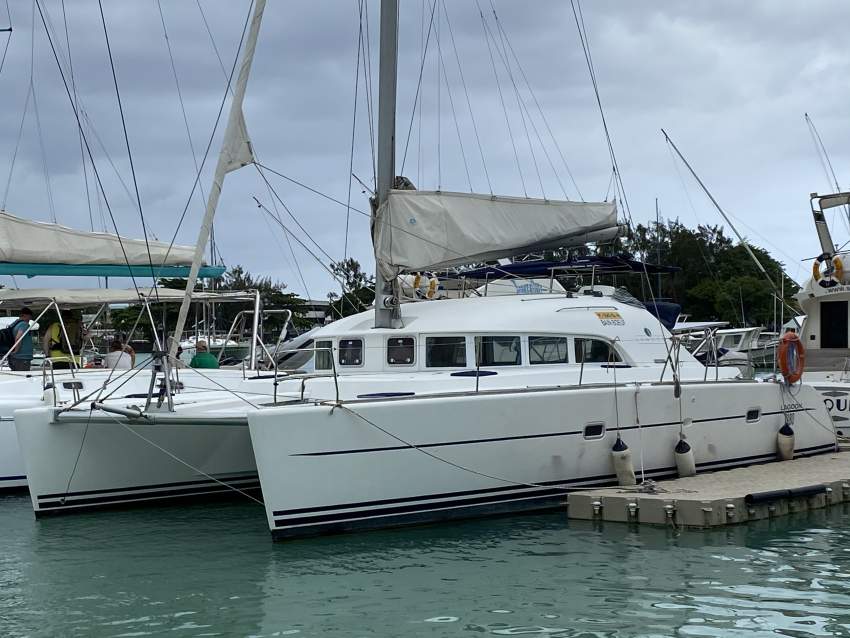 Lagoon 380 - 1 - Boats  on Aster Vender