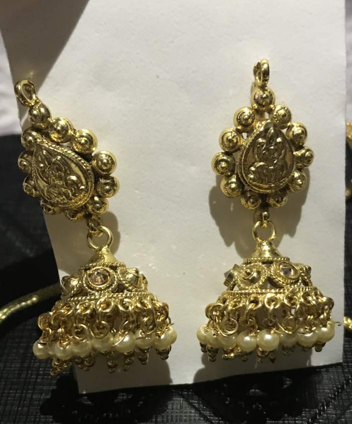 Indian Necklace with Matching Earrings - 1 - Necklaces  on Aster Vender