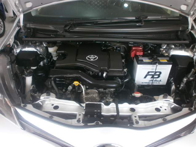 Toyota vitz  - 5 - Family Cars  on Aster Vender