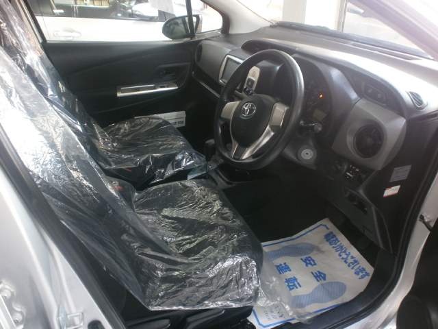 Toyota vitz  - 1 - Family Cars  on Aster Vender