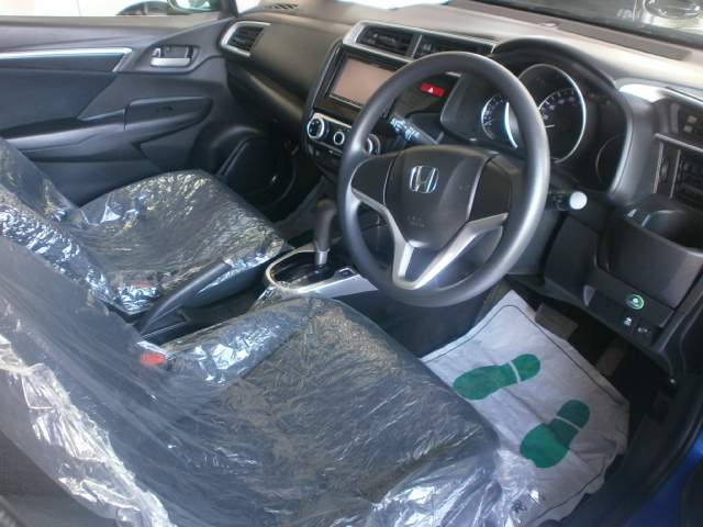 Honda Fit - 3 - Family Cars  on Aster Vender