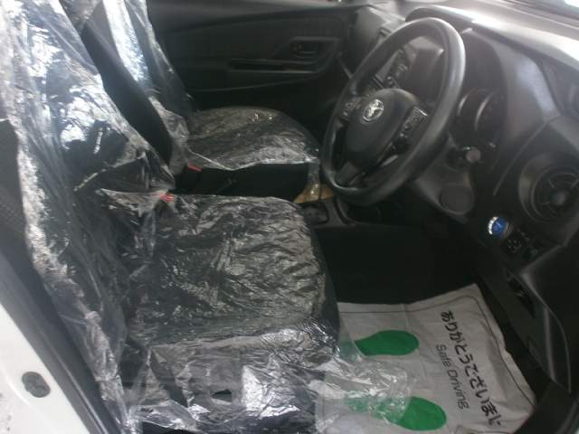 Toyota vitz Hybrid  - 2 - Family Cars  on Aster Vender