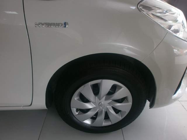 Toyota vitz Hybrid  - 1 - Family Cars  on Aster Vender