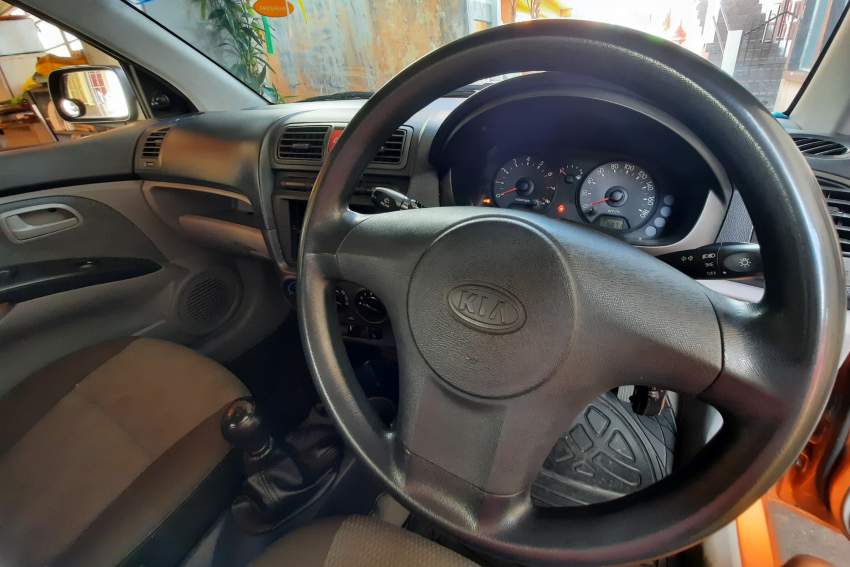Kia picanto - 2 - Family Cars  on Aster Vender