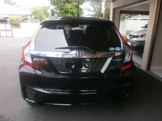 HONDA FIT HYBRID L PACKAGE  - 1 - Family Cars  on Aster Vender
