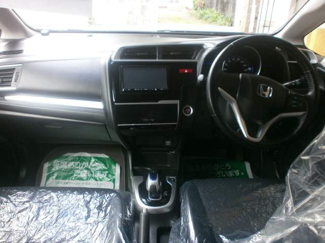 HONDA FIT HYBRID L PACKAGE  - 5 - Family Cars  on Aster Vender