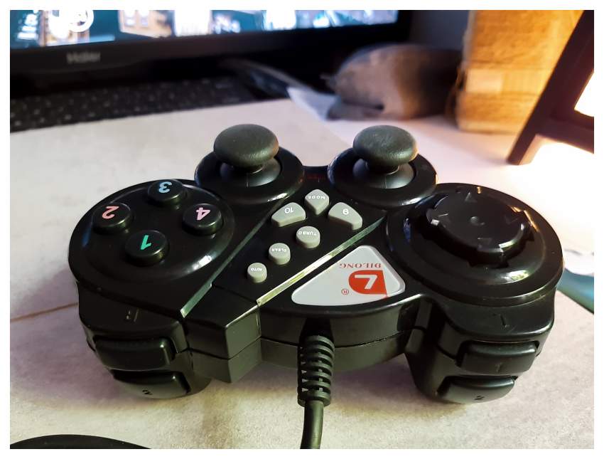 manette de jeu pour pc - 1 - Other Indoor Sports & Games  on Aster Vender