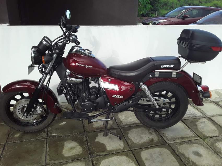 Vente d'une superbe moto neuve on Aster Vender