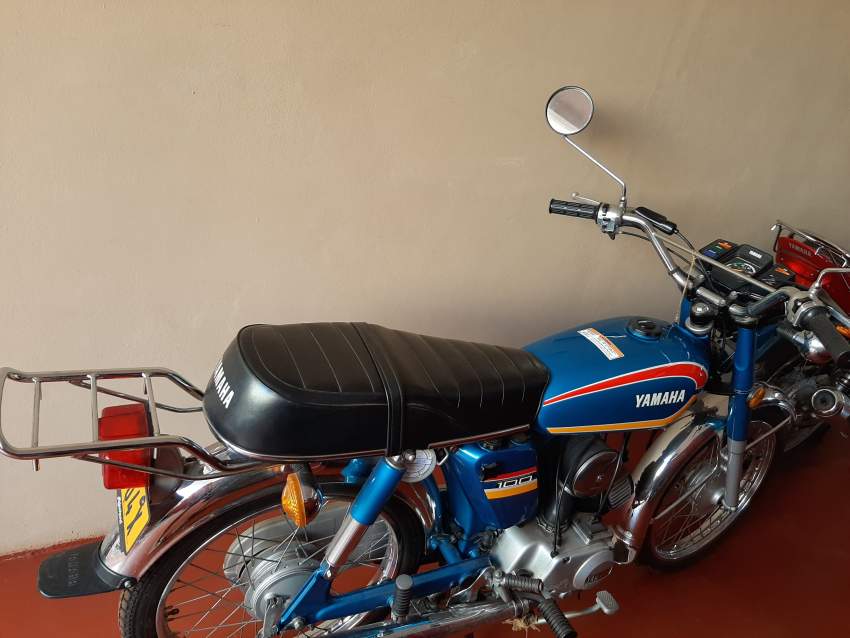 Yamaha YBR125 - 1 - Roadsters  on Aster Vender