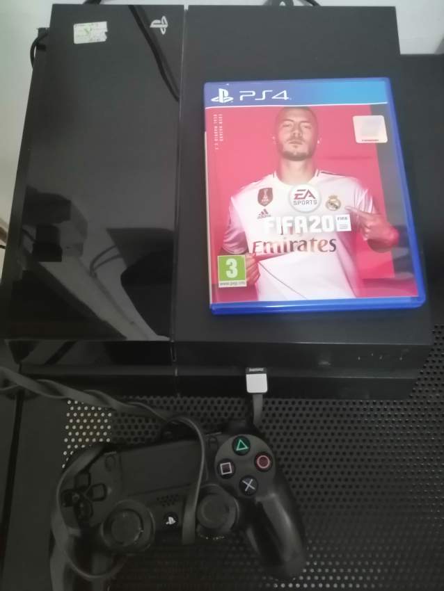 PS4 + FIFA 20  - 0 - PlayStation 4 (PS4)  on Aster Vender