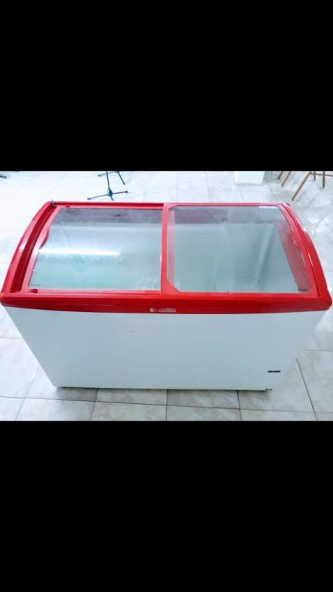 Ice cream freezer sanden on Aster Vender