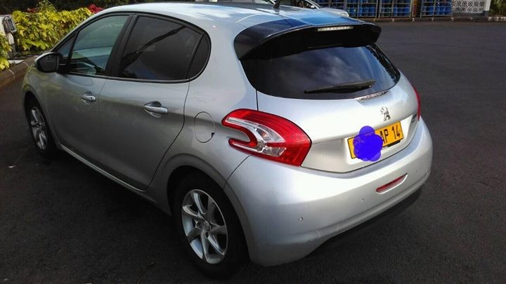Peugeot 208 1.4eHDI AUTOTIPTRONIC - 3 - Compact cars  on Aster Vender