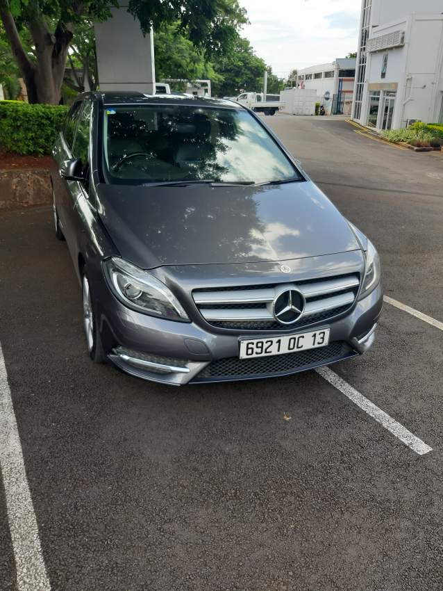 MERCEDES B180  SPORTS - 1 - Luxury Cars  on Aster Vender