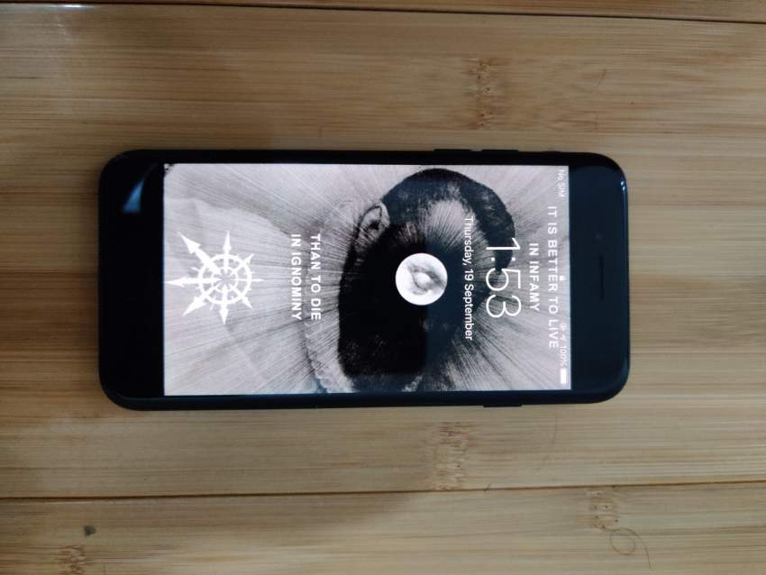 iPhone 7 128 GB Jet Black - Glossy - 2 - iPhones  on Aster Vender