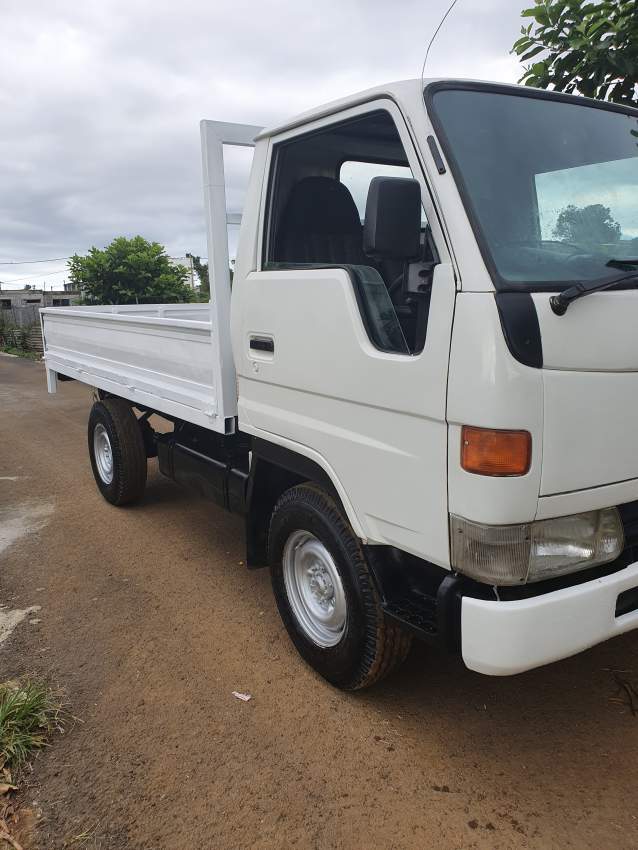 Toyota Dyna - 3 - Small trucks (Camionette)  on Aster Vender