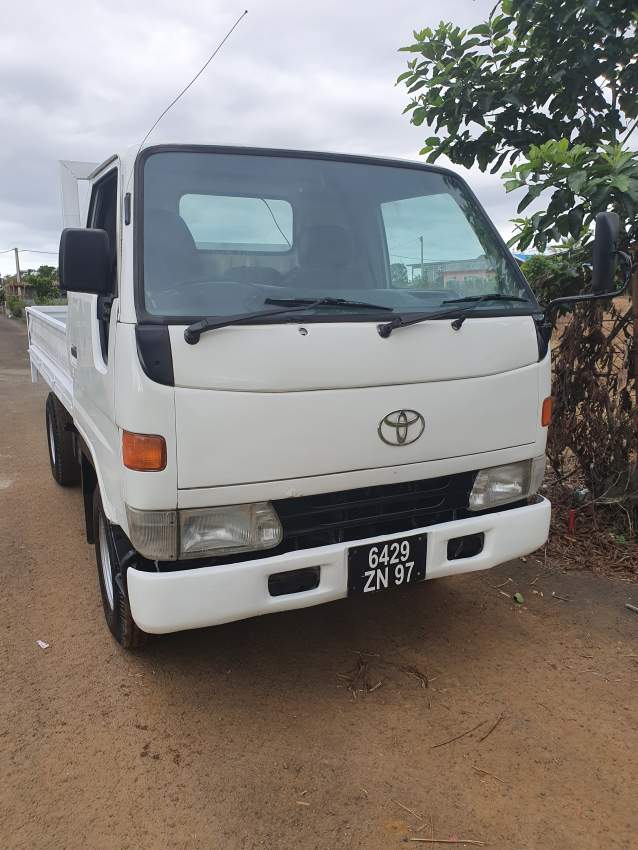 Toyota Dyna - 4 - Small trucks (Camionette)  on Aster Vender