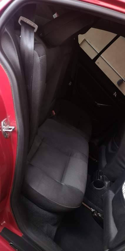 Volkswagen Bora Yr 01 - 3 - Family Cars  on Aster Vender