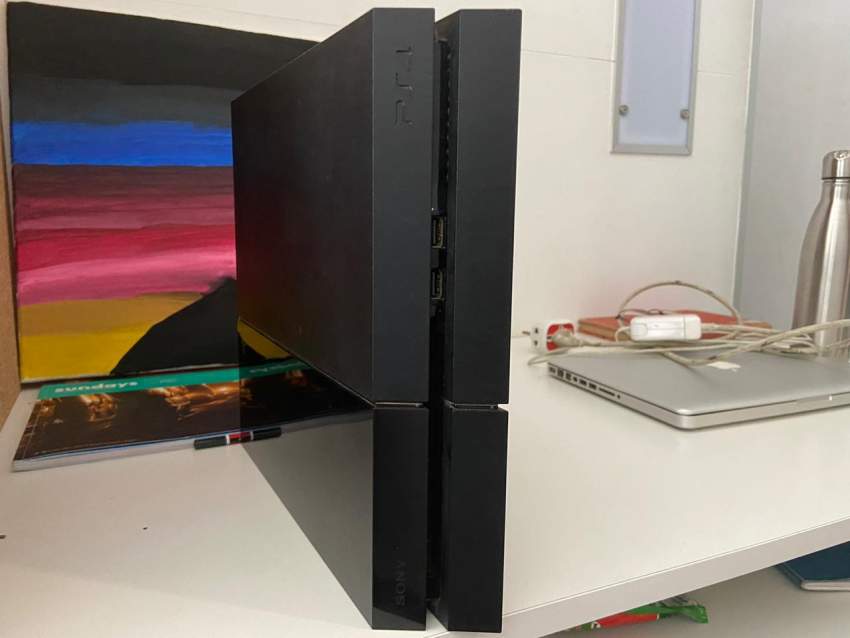 Playstation 4 (500 GB, 1 Controller, 2 Games) - 2 - PlayStation 4 (PS4)  on Aster Vender