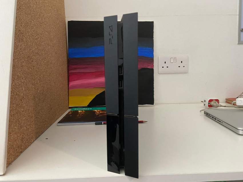 Playstation 4 (500 GB, 1 Controller, 2 Games) - 3 - PlayStation 4 (PS4)  on Aster Vender