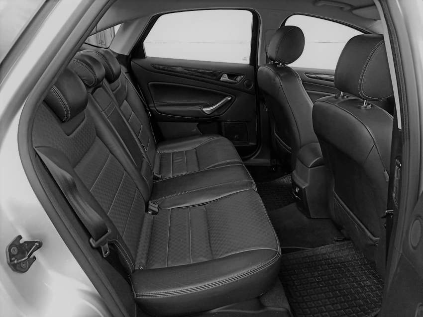 Ford Mondeo 2011 - 6 - Family Cars  on Aster Vender