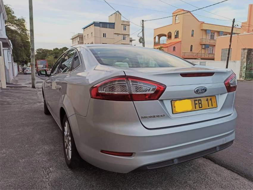 Ford Mondeo 2011 - 3 - Family Cars  on Aster Vender