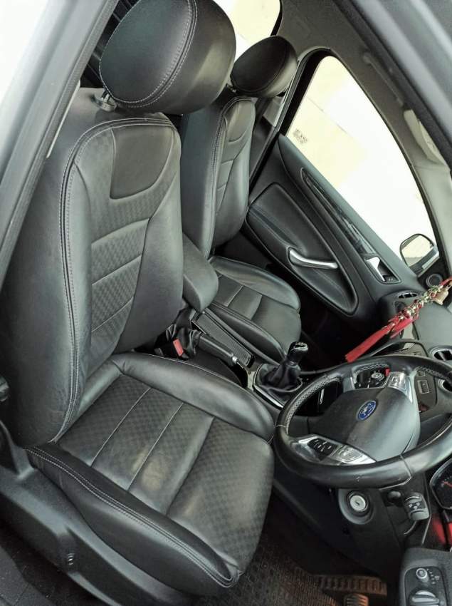 Ford Mondeo 2011 - 5 - Family Cars  on Aster Vender