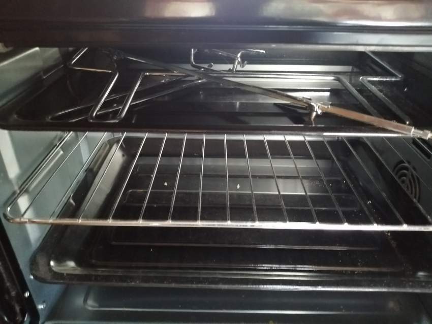 Four (oven) Black & Decker - 0 - Kitchen appliances  on Aster Vender