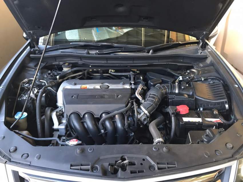 Honda Accord Sedan 2.4L Yr 2010 - 1 - Luxury Cars  on Aster Vender