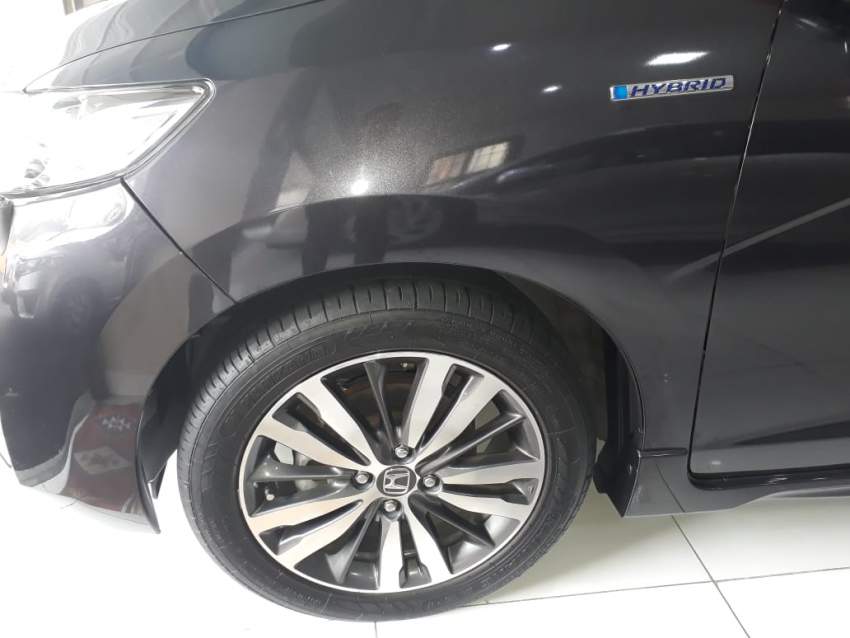 HONDA FIT HYBRID S PACKAGE  - 2 - Family Cars  on Aster Vender