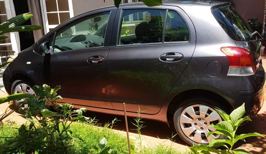 Toyota Yaris - 5 - Compact cars  on Aster Vender
