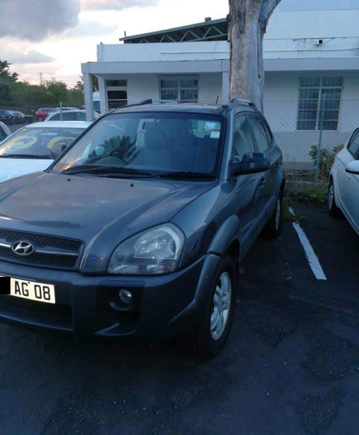 Hyundai Tucson SUV 2008  - 1 - SUV Cars  on Aster Vender