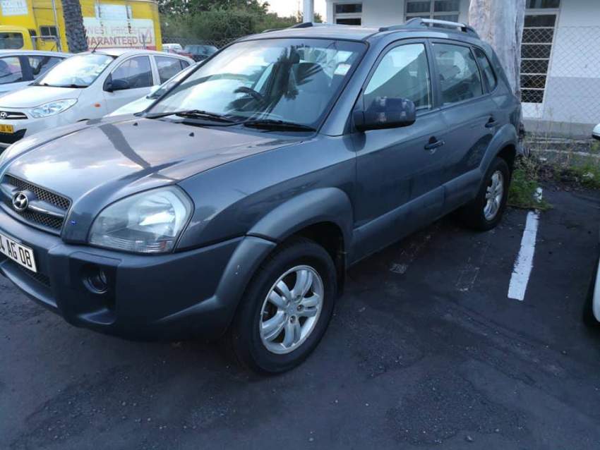 Hyundai Tucson SUV 2008  - 2 - SUV Cars  on Aster Vender