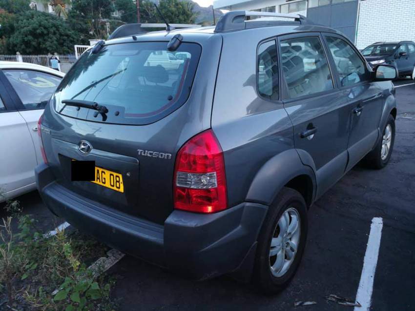 Hyundai Tucson SUV 2008  - 3 - SUV Cars  on Aster Vender